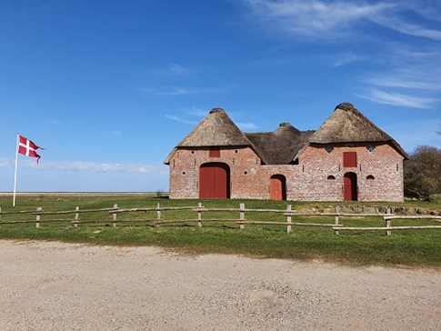 Nationalmuseets Kommandørgård unter blauem Himmel