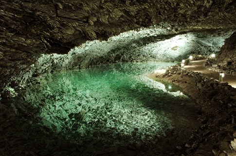 Grottensee in Barbarossahöhle Rottleben