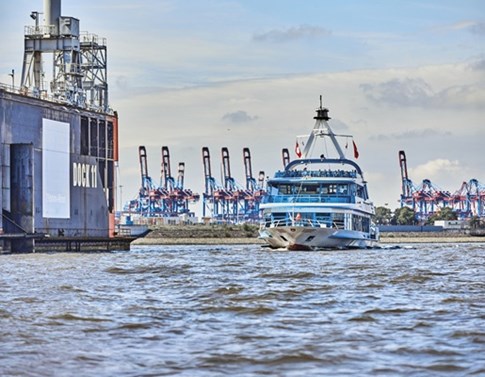 XXL_Hafenrundfahrt in Hamburg