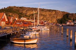 Hübsches Dorf an der schwedischen Westküste