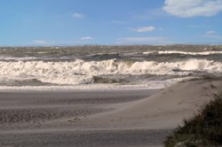 Die Brandung am Söndervig Strand