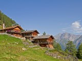 Die idyllische Mittelndorfer Alm im Virgental in Osttirol