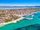 Stadt Pakostane an der Adriaküste, Kroatien