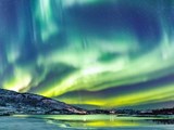 Nordlichter über der Küste Norwegens