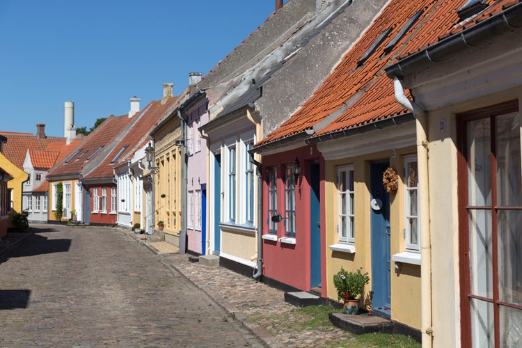 Bunte Häuser in Ärösköbing auf Ärö