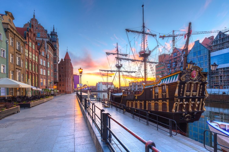 Danzig_Depositphotos_195995190_S