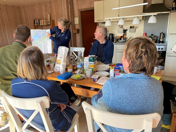 Vorbereitung und Wandertipps am Küchentisch