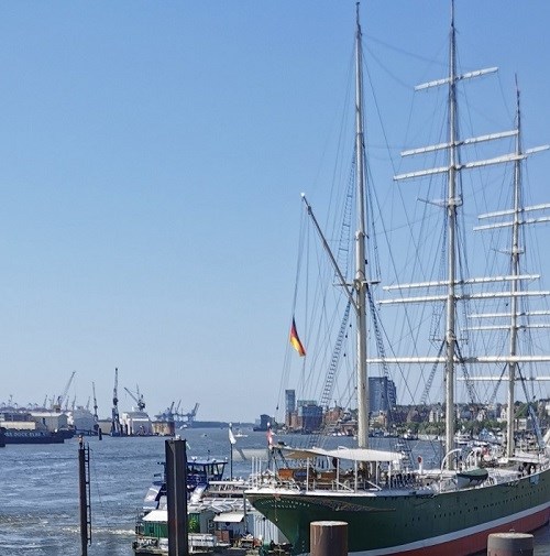 Segelschiff am Hamburger Hafen