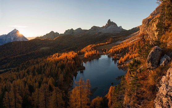 Herbstlandschaft in den Dolomiten, Italien