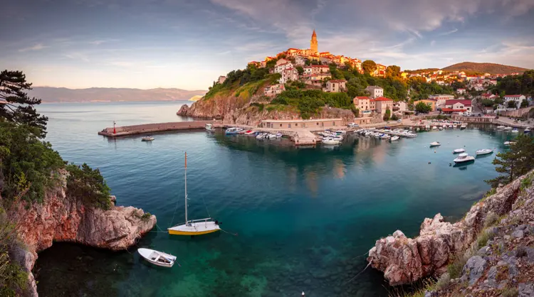 Vrbnik_Depositphotos_484526270_S (1)