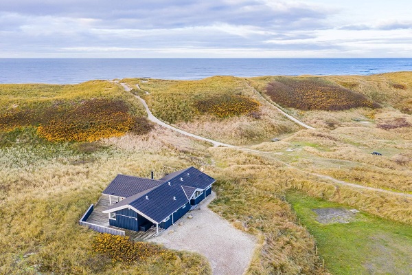 Einsames Ferienhaus direkt am Strand in Hvide Sande 
