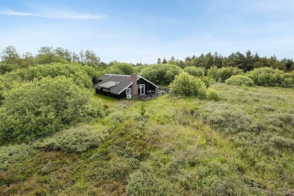Einsames Ferienhaus ohne Nachbarn in der Natur auf Römö