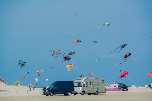 Lustige Drachen am Strand von Römö