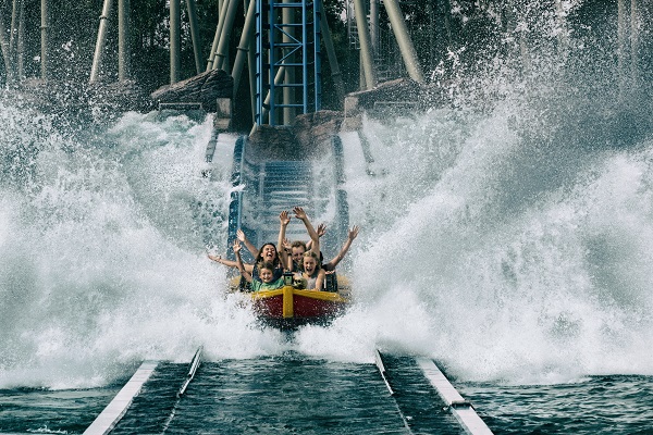 Skatteøen Nordeuropas größte Wasserachterbahn im Djurs Sommerland