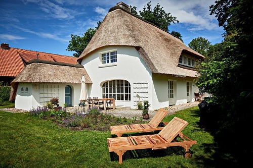 Reetgedecktes Haus im Hamburger Umland ©Feline Holidays Objekt Nr 552-199630