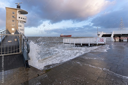 Sturmflut an der Nordsee in Cuxhaven