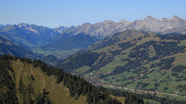 Blick vom Rinderberg nach Rougemont