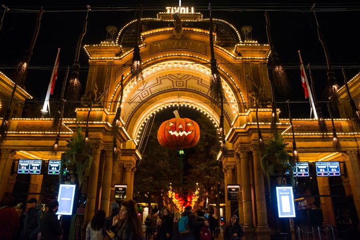 Tivoli-Park an Halloween in Dänemark