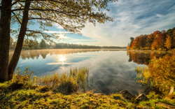 Herbstliche Seenlandschaft im Oktober