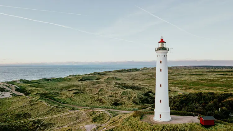 Lyngvig Fyr bei Hvide Sande von oben