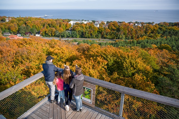 Familie im Herbst - Baumwipfelpfad Usedom