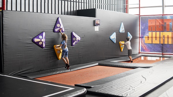 Der EasyJump Trampolinpark in Schwerin, Light Catch