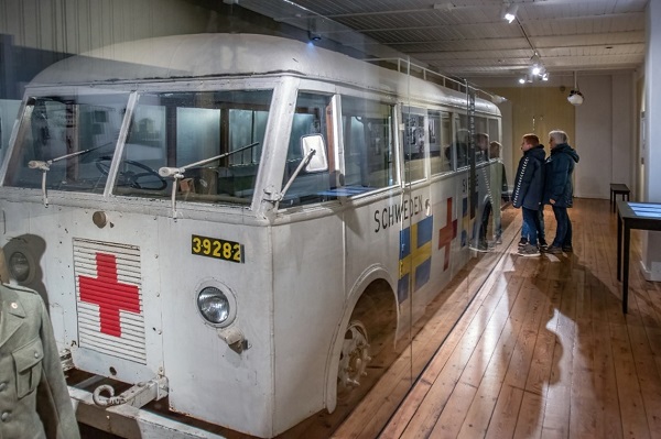 Ein Originalfahrzeug der sogenannten „Weißen Busse“