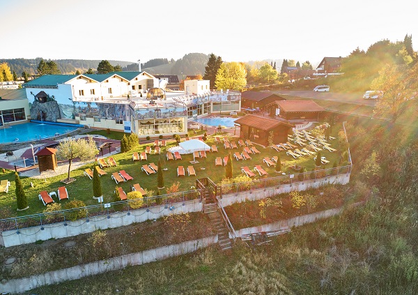 Außenanlage der Kristall Therme Altenau