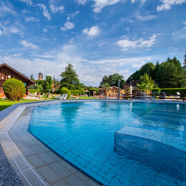 Aussenbecken der Kristall Therme Bad Klosterlausnitz