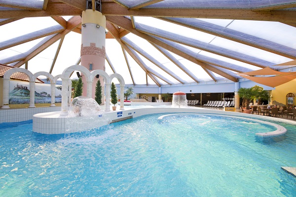 Innenbecken der Kristall Therme Bad Klosterlausnitz