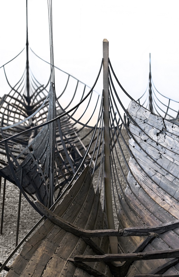  Rümpfe mehrerer Wikingerschiffe im Wikingerschiffsmuseum in Roskilde