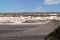 Die Brandung am Söndervig Strand